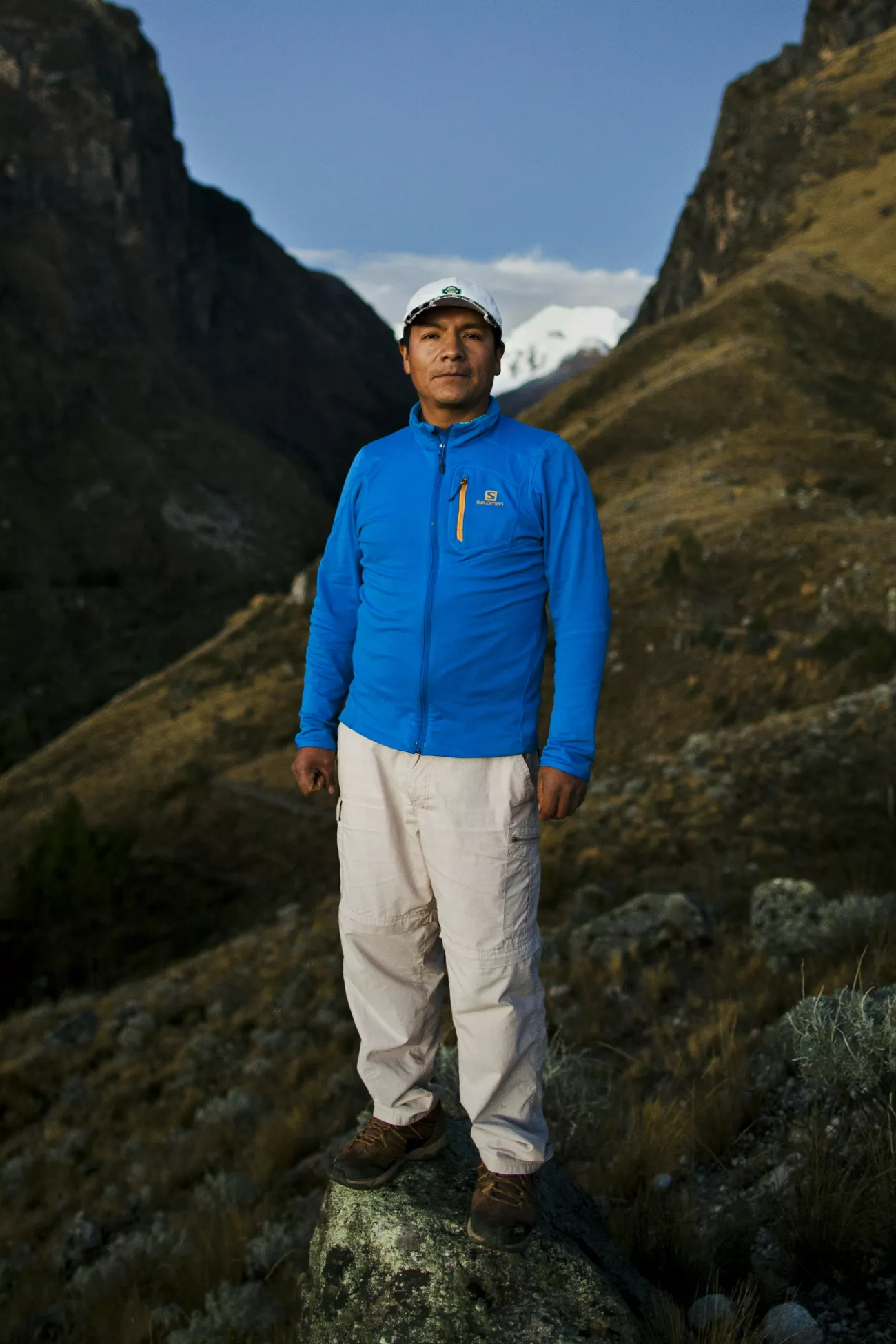 Foto: Saúl Luciano Lliuya am Eingang des Cojup-Flusstals