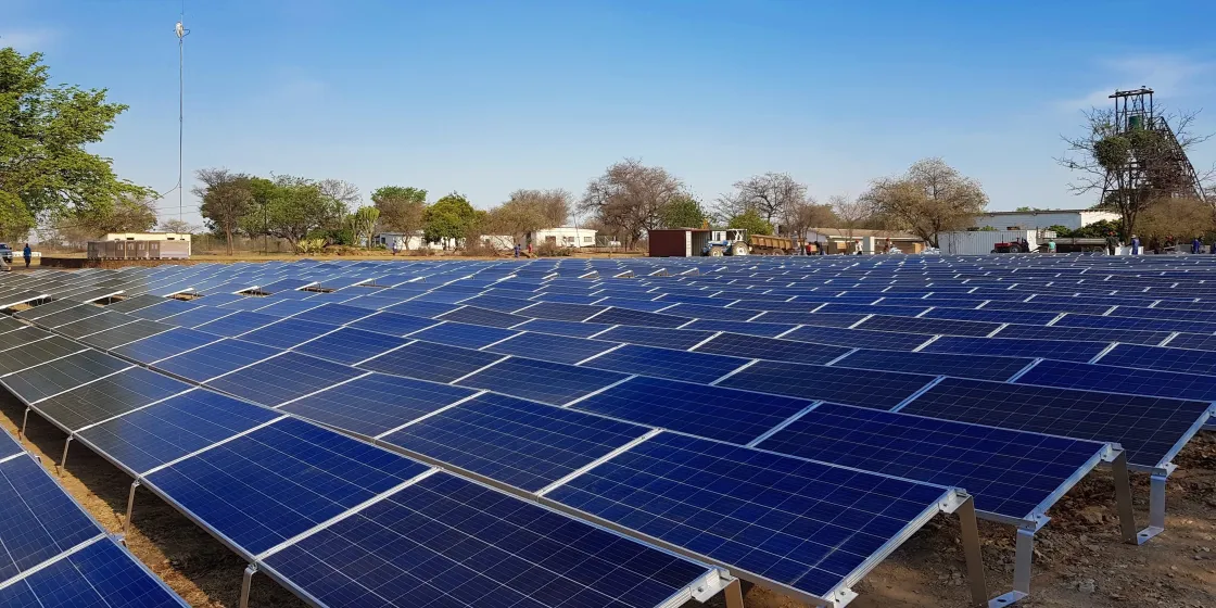 Hybrid-Solarpark in einem Bergbaukomplex in Simbabwe