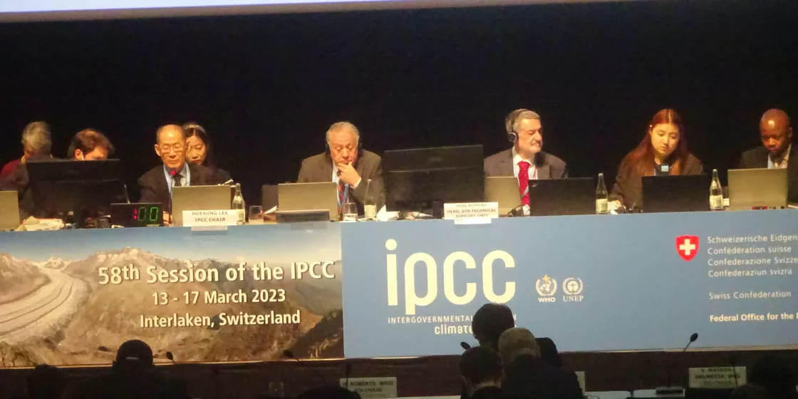 Blick auf das Podium beim IPCC-Treffen