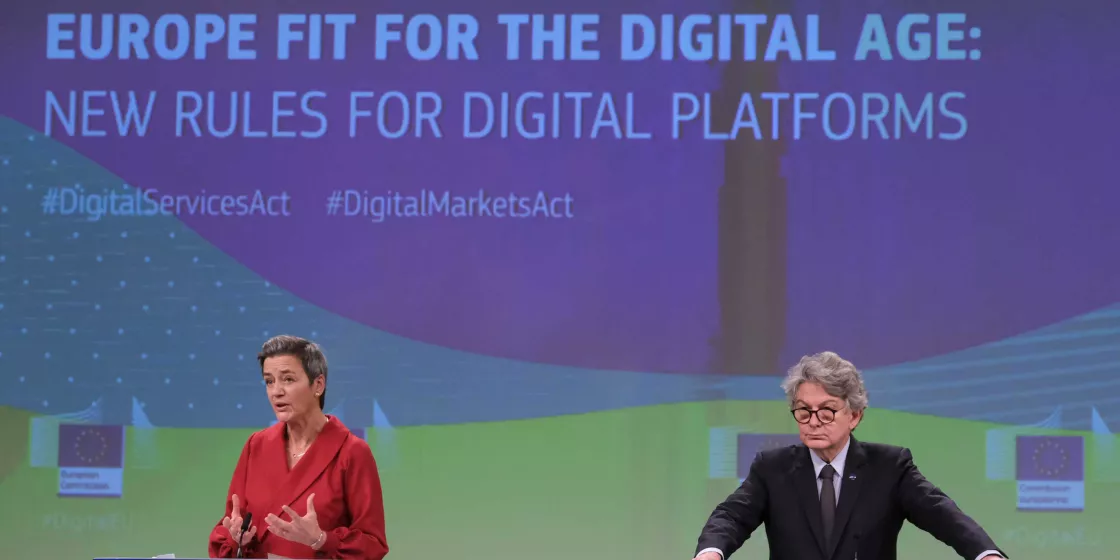EU-Kommissarin Margrethe Vestager und EU-Kommissar Thierry Breton stellen in Brüssel Vorschläge für einen Digital Markets Act vor