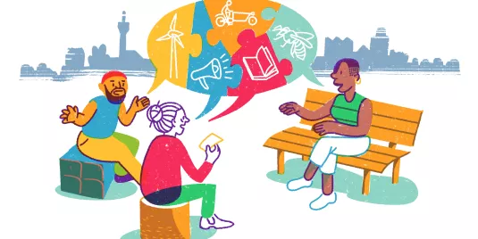 Illustration bei der drei Menschen im Kreis sitzen, in der Mitter von ihnen ist eine Sprechblase mit unterschiedlichen Symbolen: Ein Windrad, Ei MEgafon, ein Buch, ein Lastenfahrrad, eine Biene 