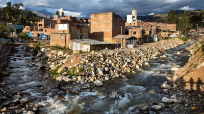 Zusammenfluss von zwei aus der Gebirgskette Cordillera Blanca kommenden Flüsse