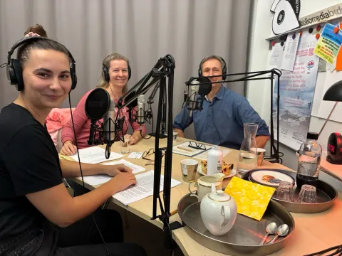 Thea Uhlich, Angela Austermann und Stefan Rostock bei der Podcastaufnahme
