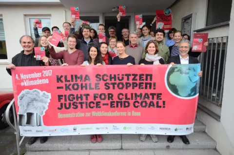 Pressekonferenz 26.10.2017: Fotoaktion zur Klima-Demo