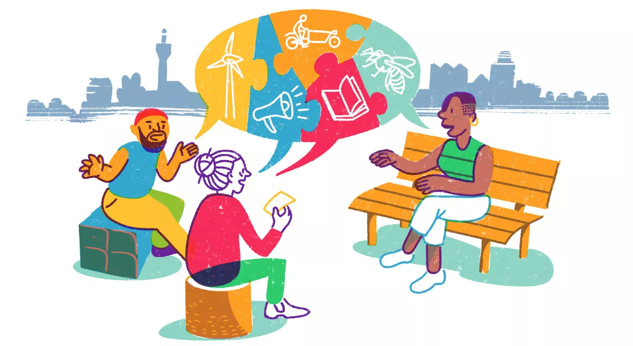 Illustration bei der drei Menschen im Kreis sitzen, in der Mitter von ihnen ist eine Sprechblase mit unterschiedlichen Symbolen: Ein Windrad, Ei MEgafon, ein Buch, ein Lastenfahrrad, eine Biene