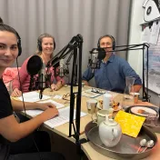 Thea Uhlich, Angela Austermann und Stefan Rostock bei der Podcastaufnahme